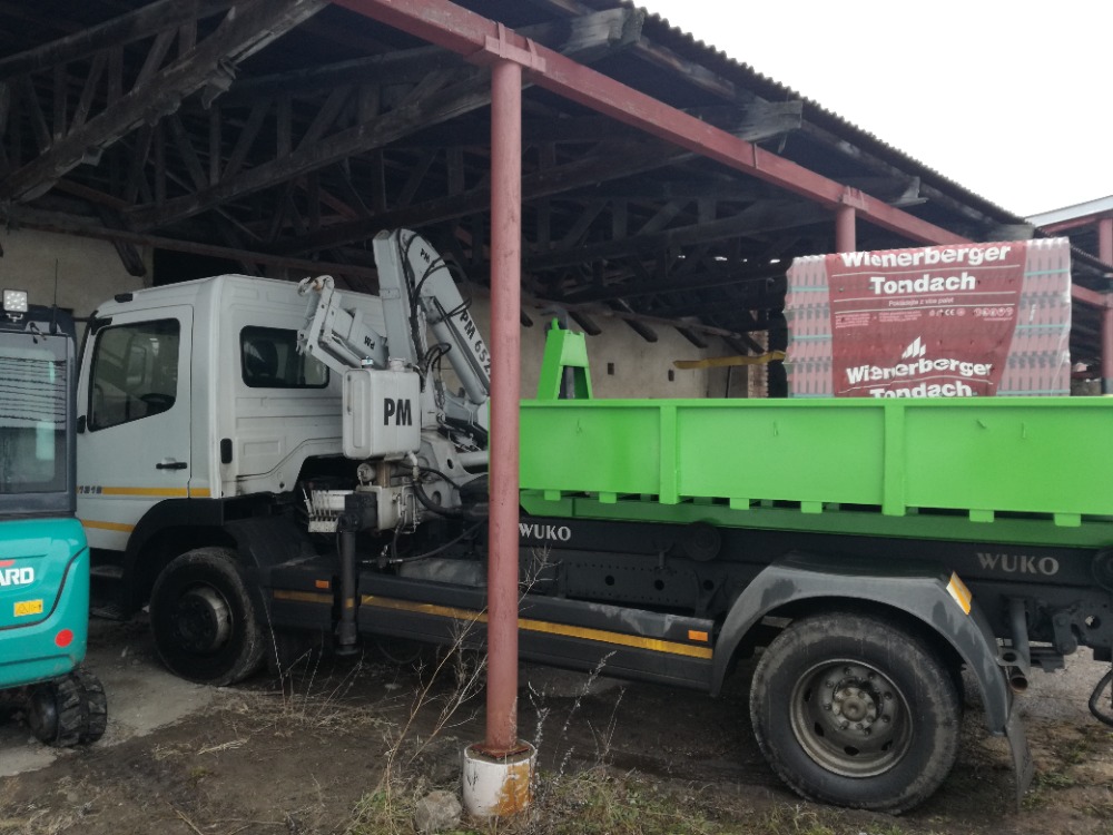 Zemní práce a doprava hydraulickou rukou